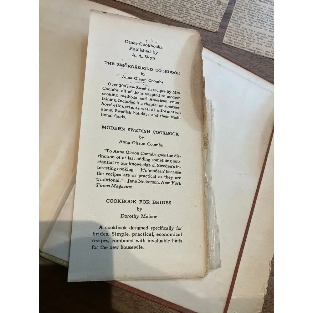 Texas Cookbook Arthur & Bobbie Coleman 1949 +‎ Newspaper Articles and Recipes